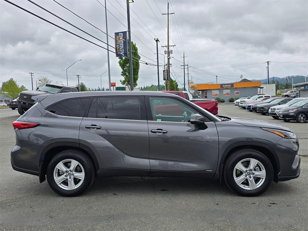 used 2022 Toyota Highlander Hybrid car, priced at $33,980