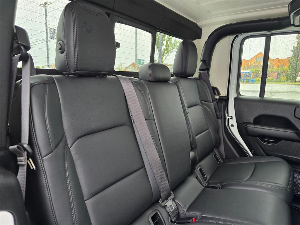 used 2022 Jeep Gladiator car, priced at $33,980