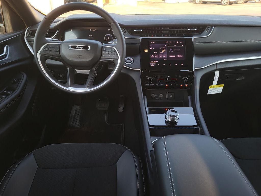 new 2025 Jeep Grand Cherokee car, priced at $42,380