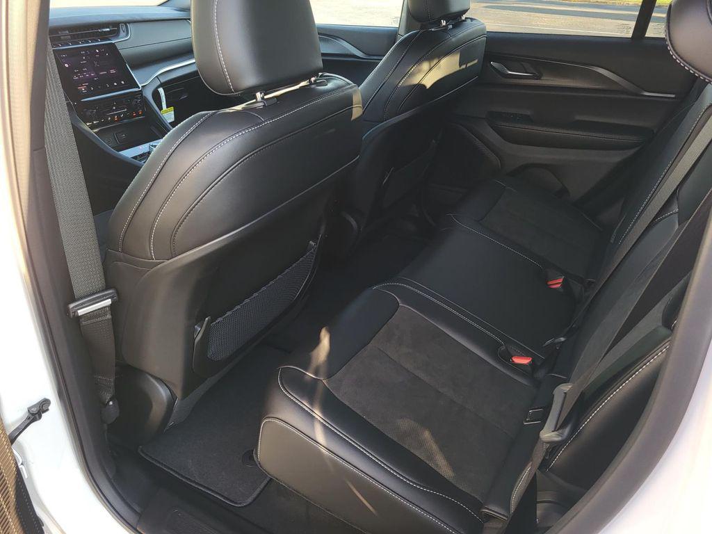 new 2025 Jeep Grand Cherokee car, priced at $42,380