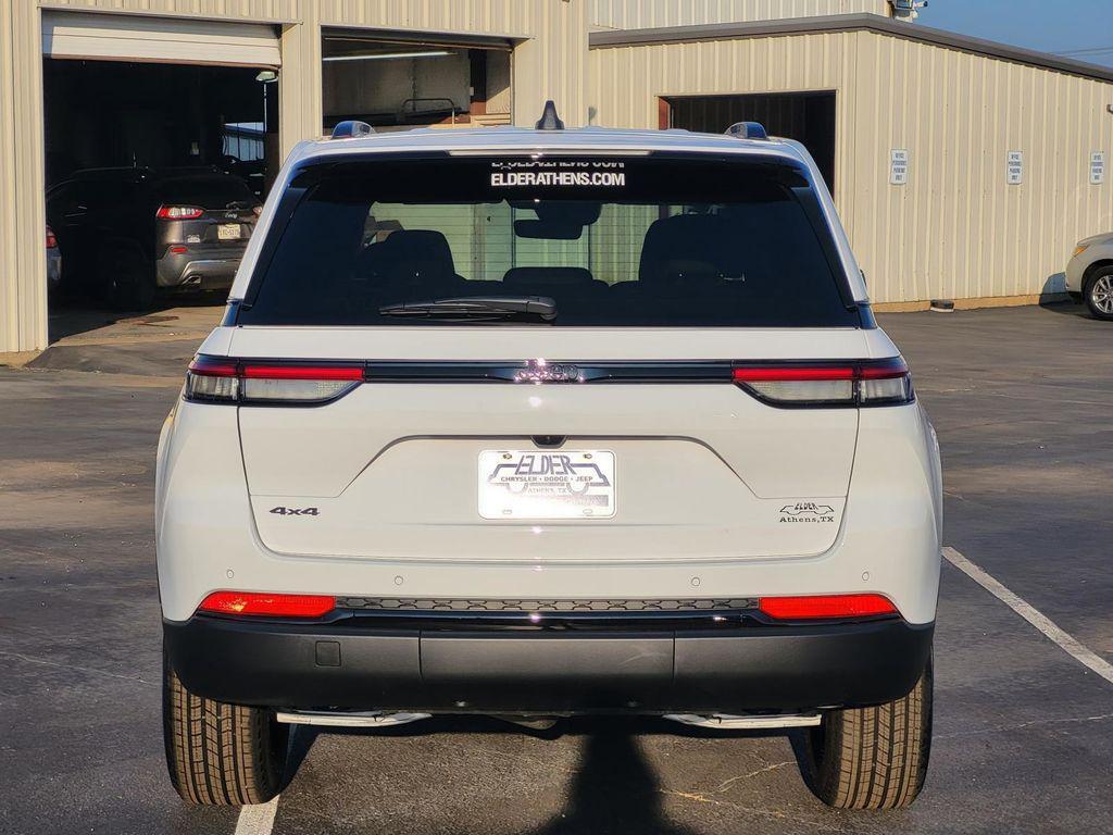 new 2025 Jeep Grand Cherokee car, priced at $42,380