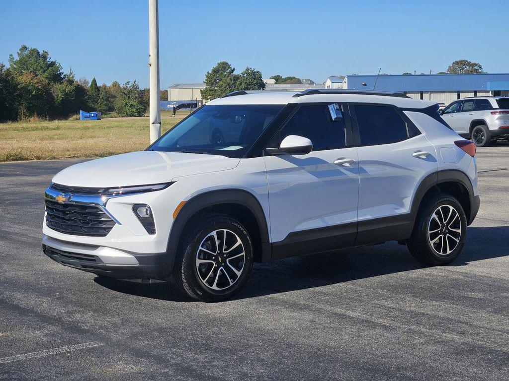 used 2025 Chevrolet TrailBlazer car, priced at $25,795