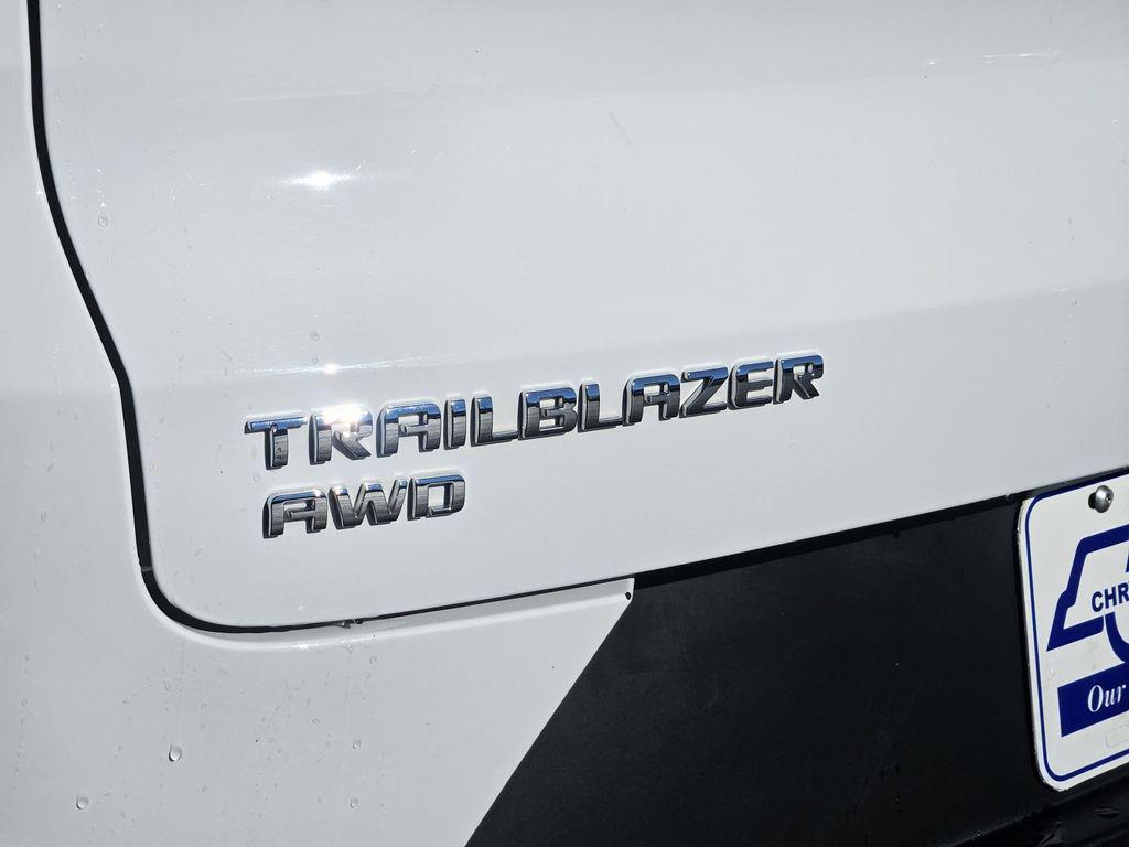 used 2025 Chevrolet TrailBlazer car, priced at $25,795
