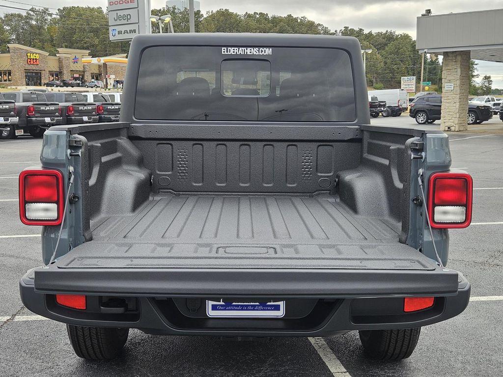 new 2025 Jeep Gladiator car, priced at $46,805