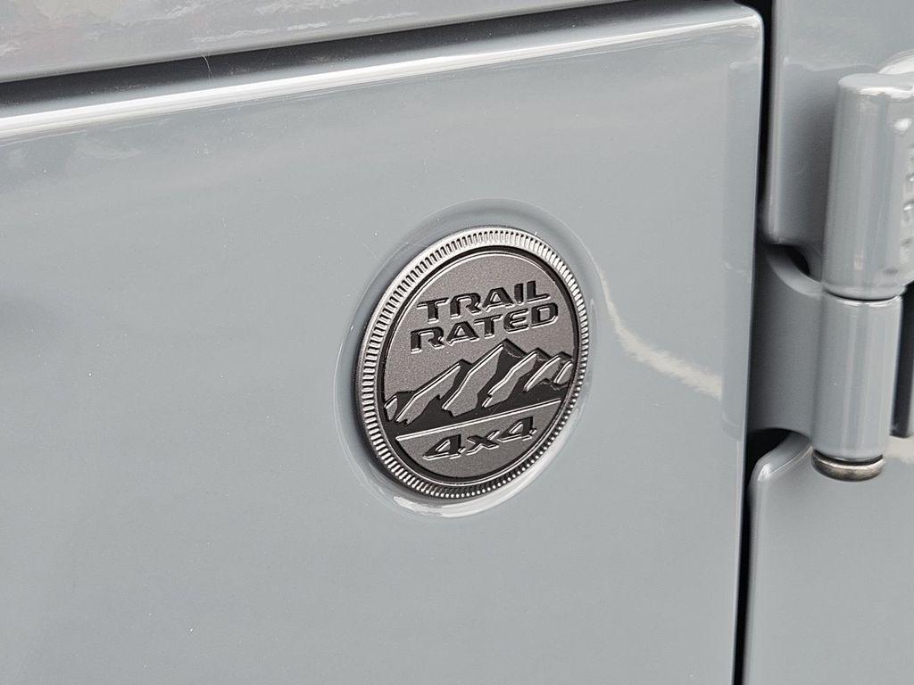 new 2025 Jeep Gladiator car, priced at $46,805