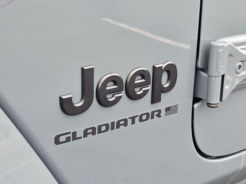 new 2025 Jeep Gladiator car, priced at $46,805