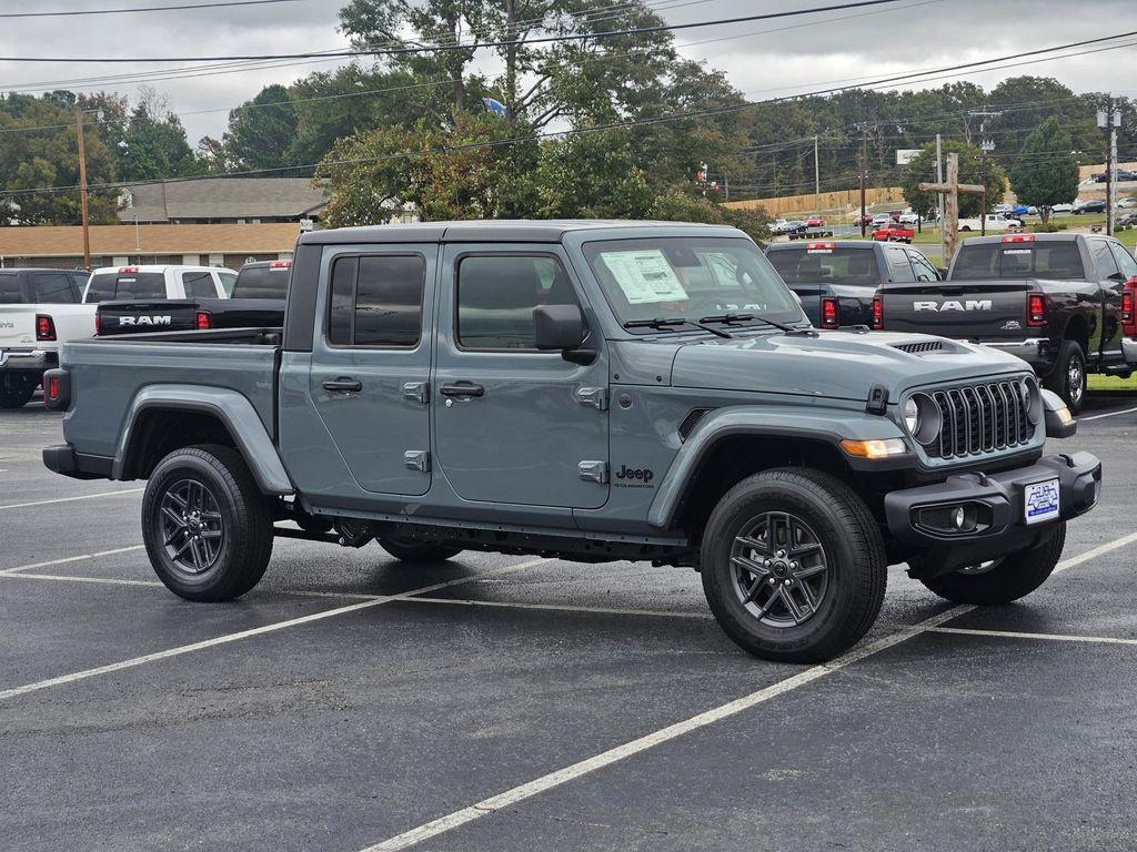 new 2025 Jeep Gladiator car, priced at $46,805