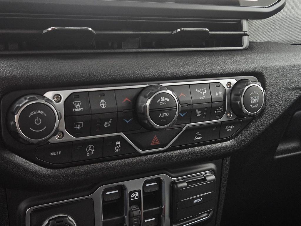 new 2025 Jeep Gladiator car, priced at $46,805