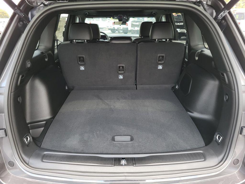 new 2025 Jeep Grand Cherokee car, priced at $49,530