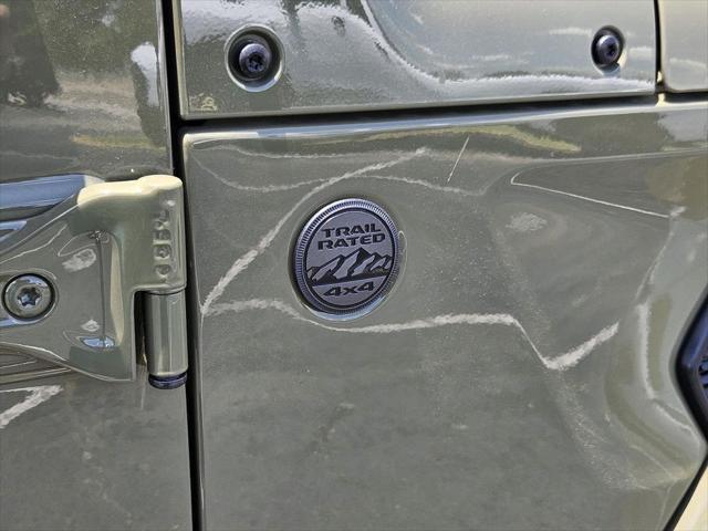 new 2025 Jeep Gladiator car, priced at $45,794