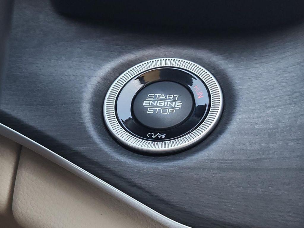 used 2022 Jeep Grand Cherokee car, priced at $28,995