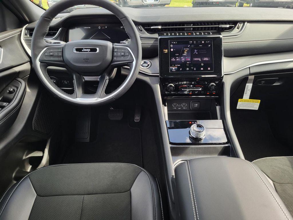 new 2025 Jeep Grand Cherokee car, priced at $41,475