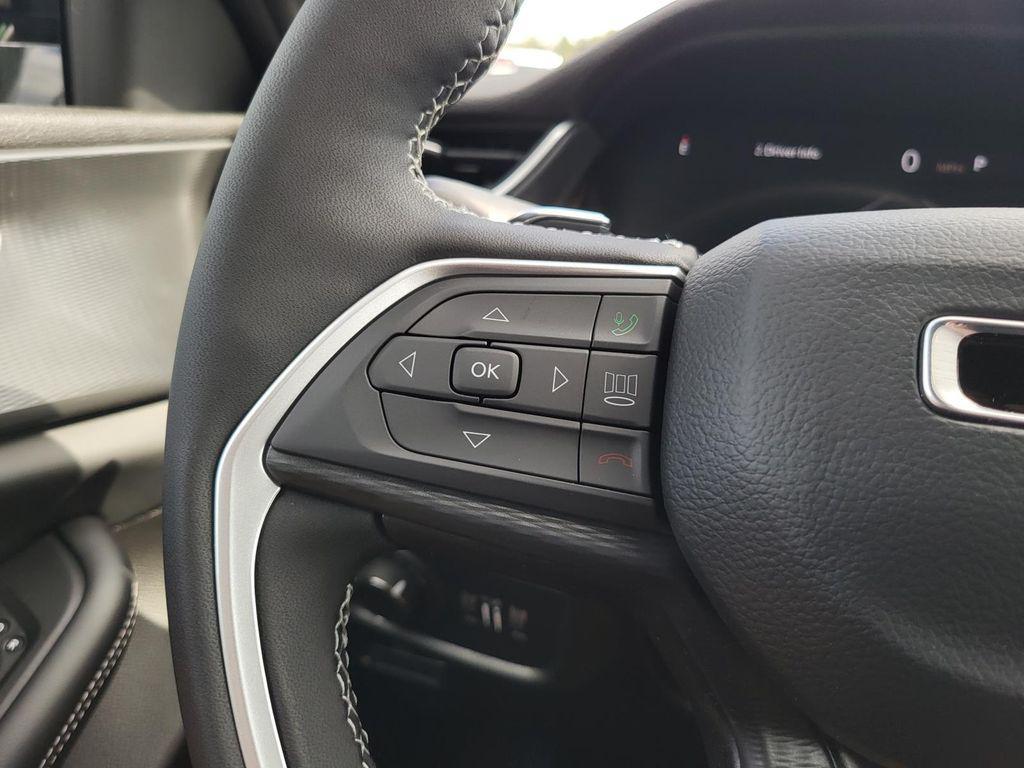 new 2025 Jeep Grand Cherokee car, priced at $41,475