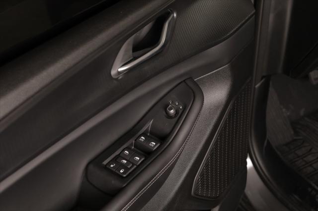 used 2025 Jeep Grand Cherokee car, priced at $35,995