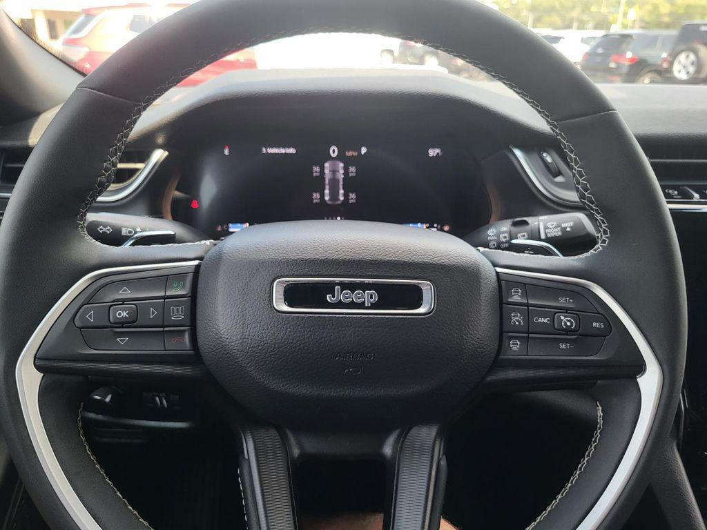 used 2024 Jeep Grand Cherokee car, priced at $32,995