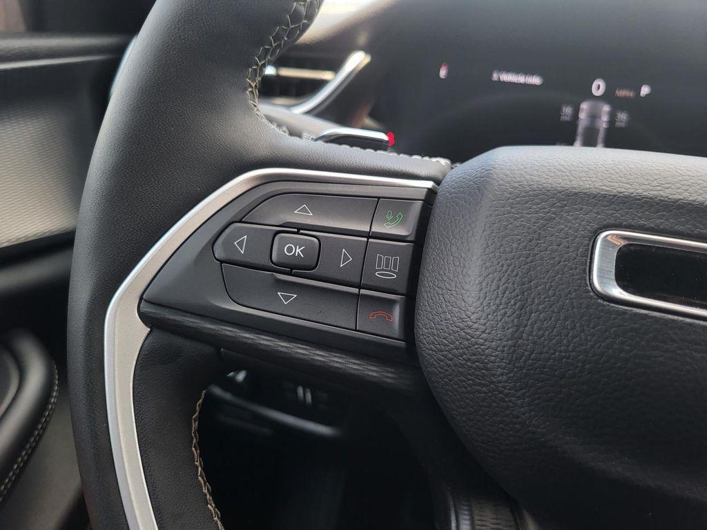 used 2024 Jeep Grand Cherokee car, priced at $32,995