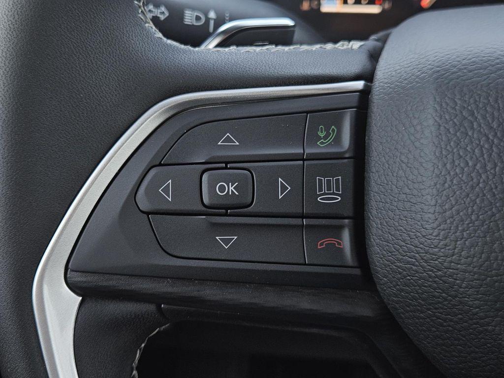 new 2025 Jeep Grand Cherokee car, priced at $40,125