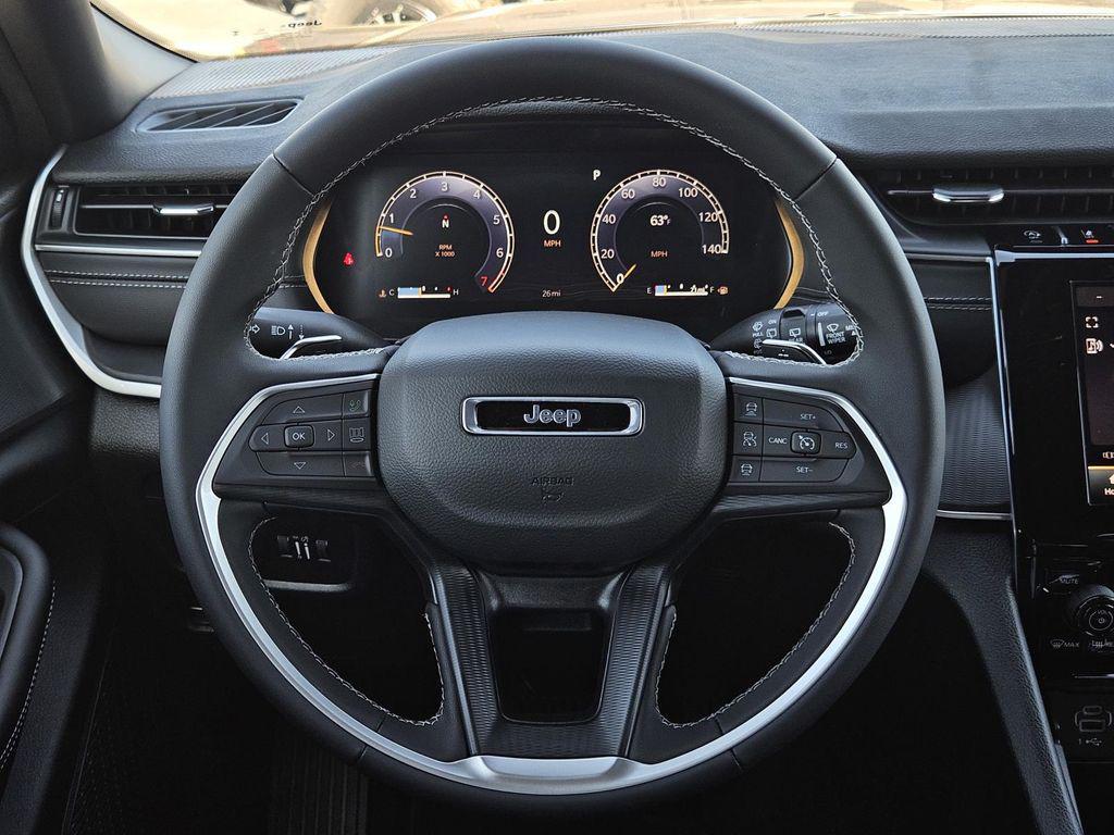 new 2025 Jeep Grand Cherokee car, priced at $40,125