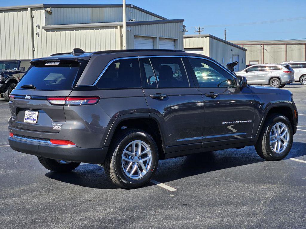 new 2025 Jeep Grand Cherokee car, priced at $40,125