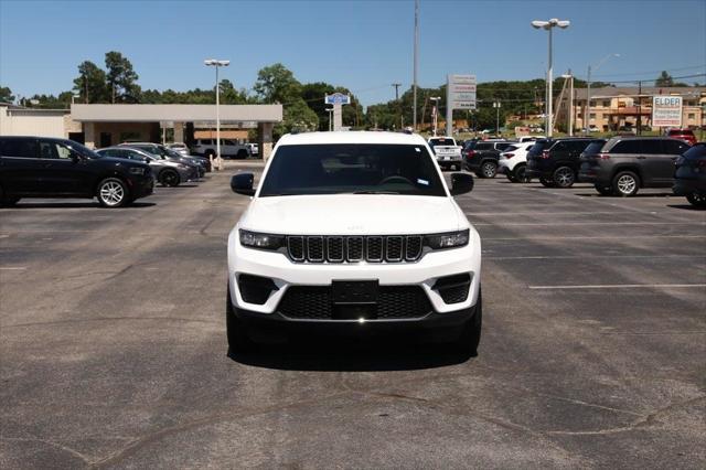 used 2024 Jeep Grand Cherokee car, priced at $32,995