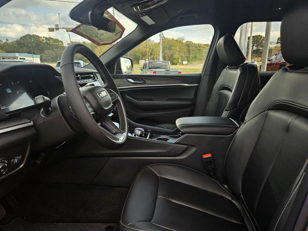 new 2025 Jeep Grand Cherokee L car, priced at $46,995