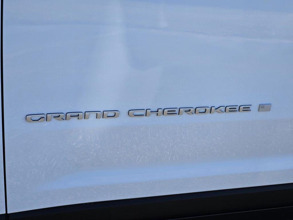 new 2025 Jeep Grand Cherokee car, priced at $39,530