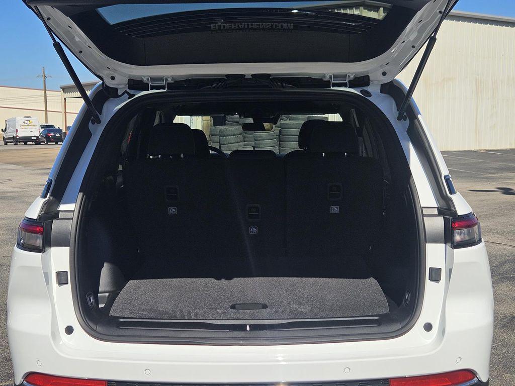 new 2025 Jeep Grand Cherokee car, priced at $39,530