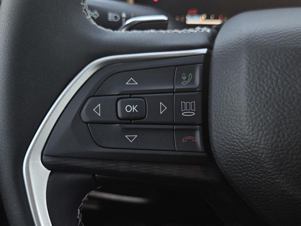 new 2025 Jeep Grand Cherokee car, priced at $39,530