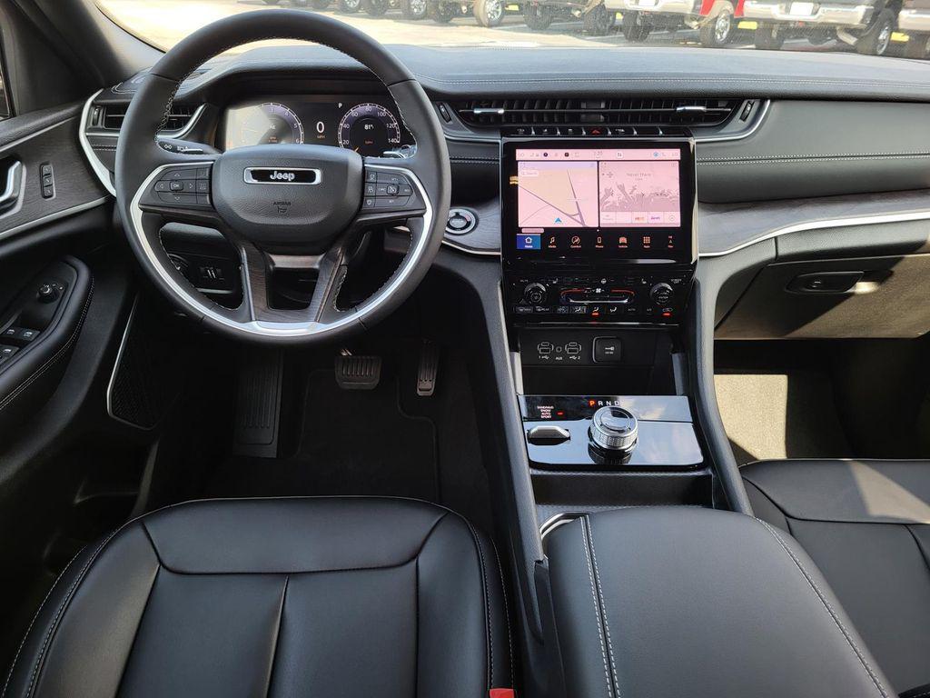 new 2025 Jeep Grand Cherokee car, priced at $49,530