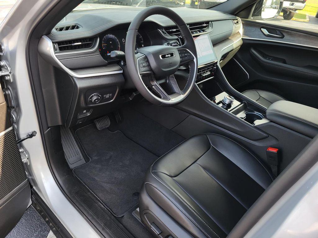 new 2025 Jeep Grand Cherokee car, priced at $49,530