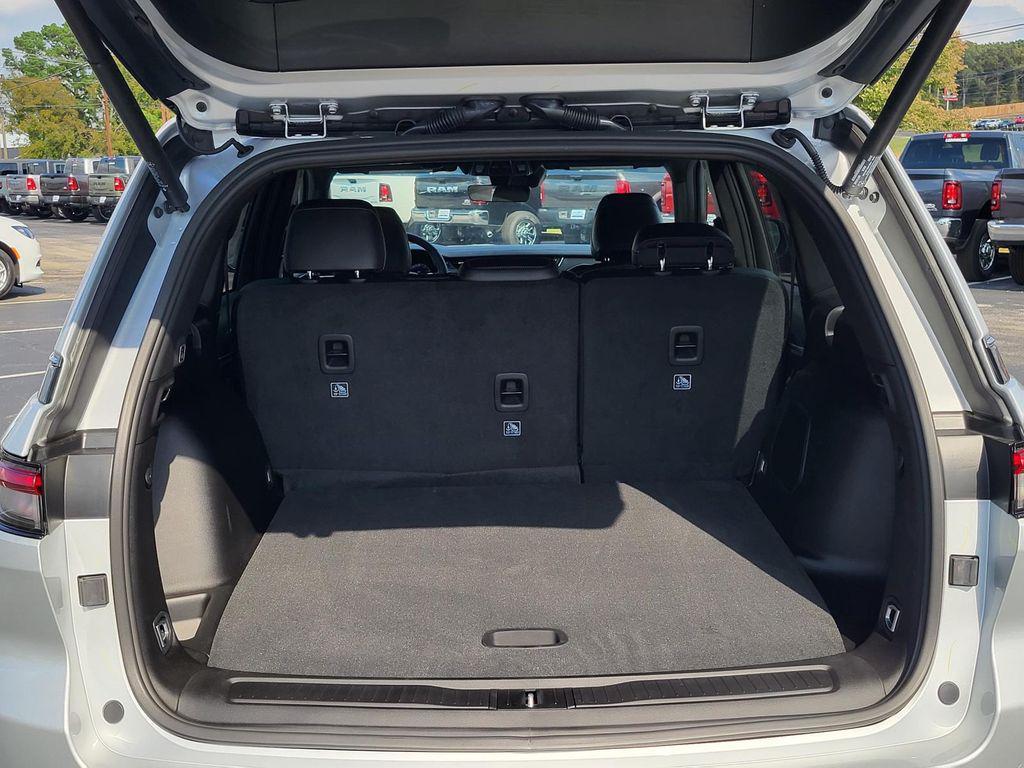 new 2025 Jeep Grand Cherokee car, priced at $49,530