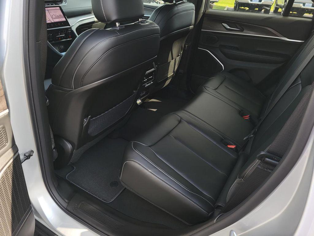 new 2025 Jeep Grand Cherokee car, priced at $49,530