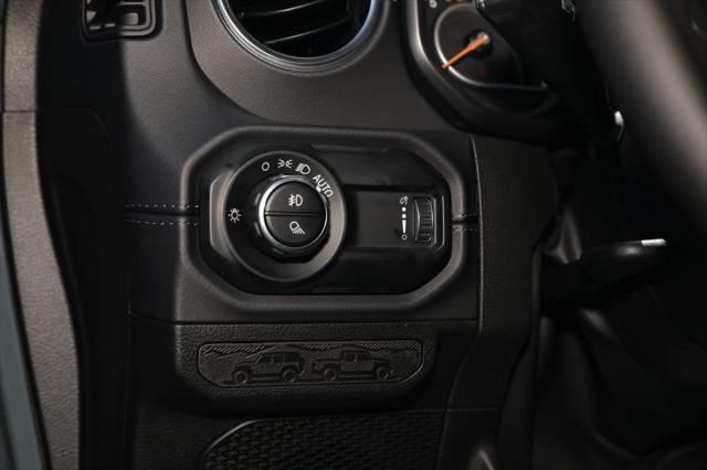 new 2025 Jeep Gladiator car, priced at $45,989