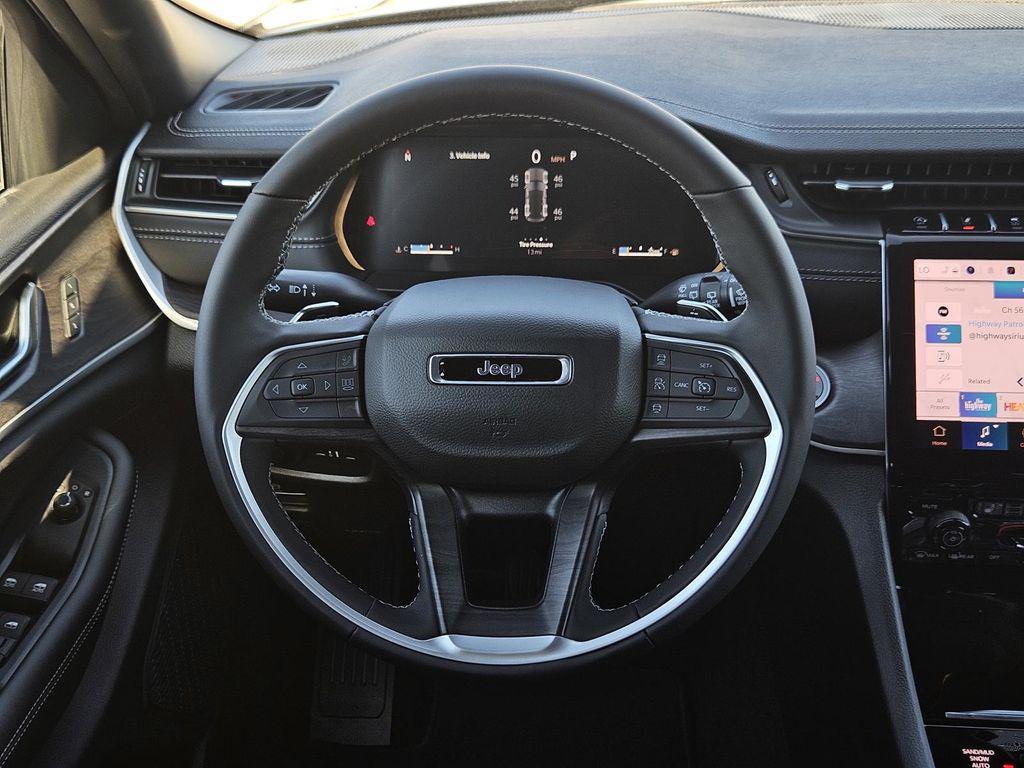 new 2025 Jeep Grand Cherokee car, priced at $46,970