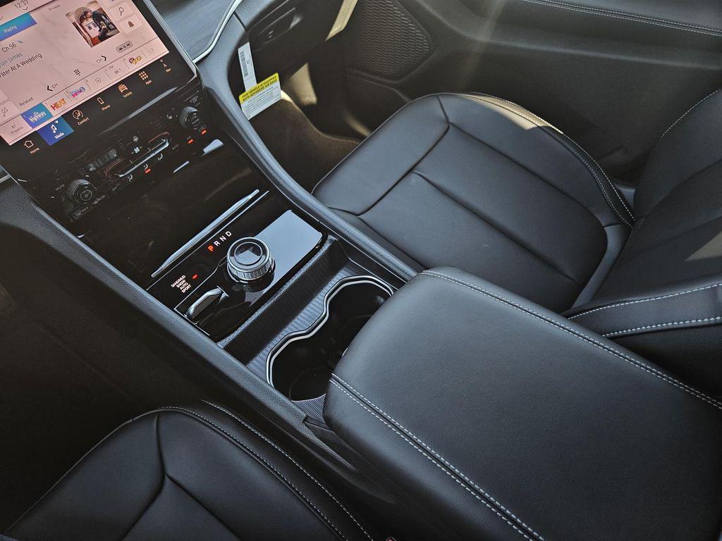 new 2025 Jeep Grand Cherokee car, priced at $46,970