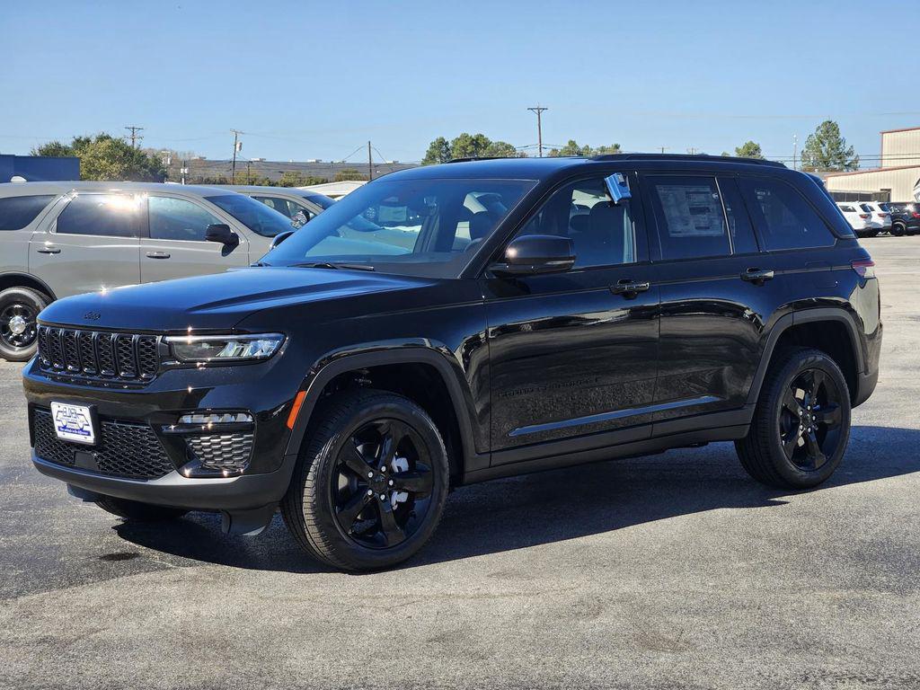 new 2025 Jeep Grand Cherokee car, priced at $46,970