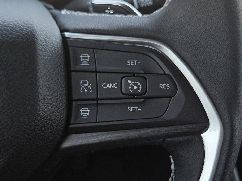 new 2025 Jeep Grand Cherokee car, priced at $46,970