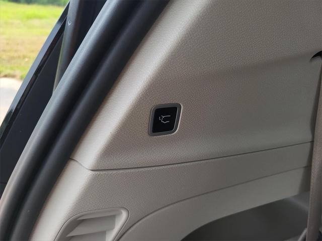 used 2023 Chrysler Pacifica car, priced at $25,995