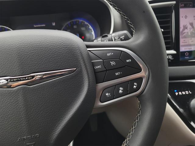 used 2023 Chrysler Pacifica car, priced at $25,995