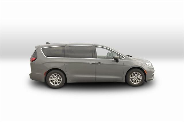 used 2023 Chrysler Pacifica car, priced at $25,995