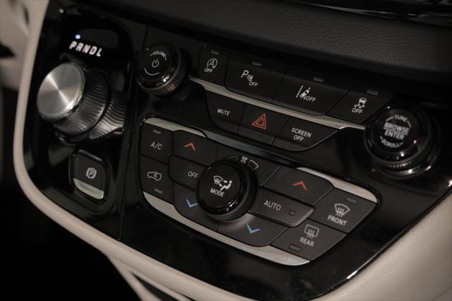 used 2023 Chrysler Pacifica car, priced at $25,995