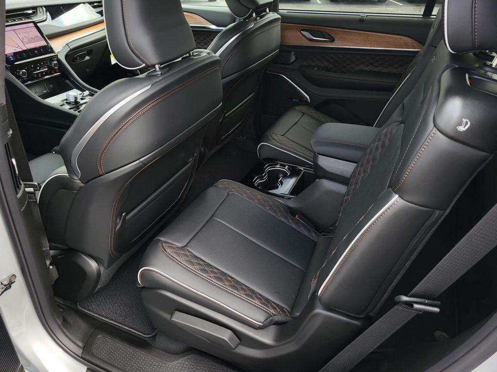 new 2025 Jeep Grand Cherokee L car, priced at $70,925