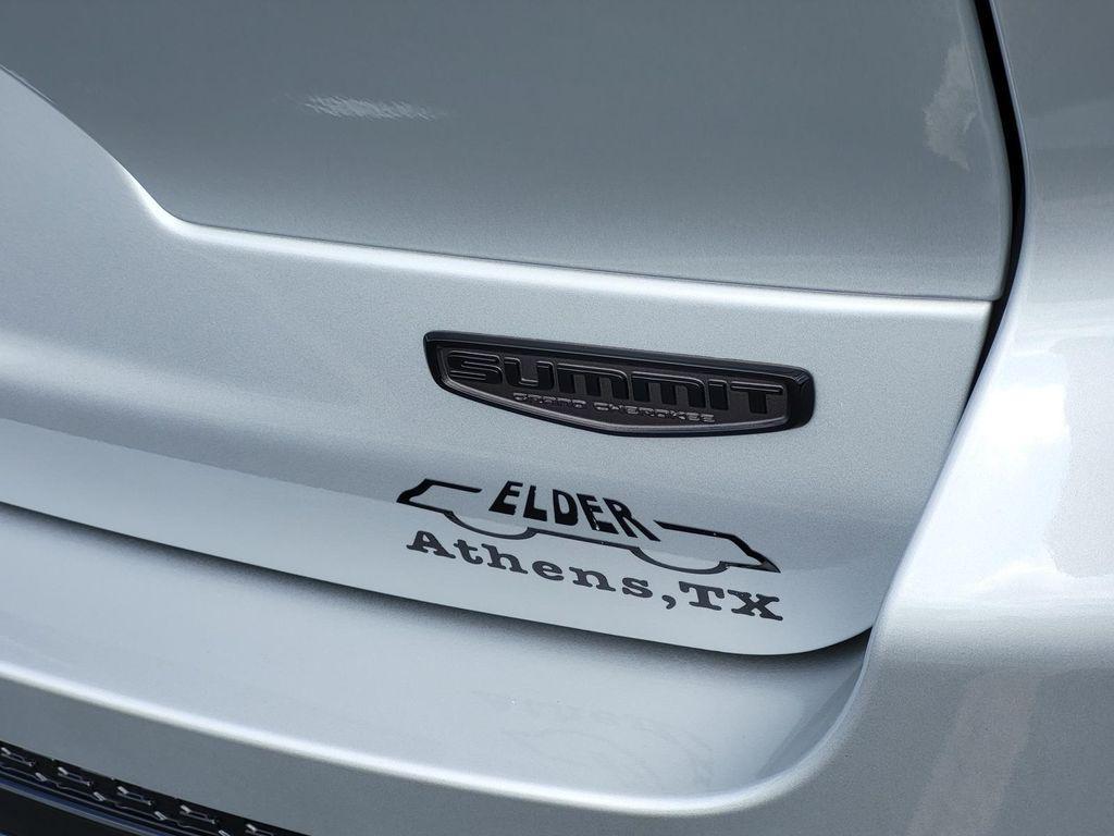 new 2025 Jeep Grand Cherokee L car, priced at $70,925