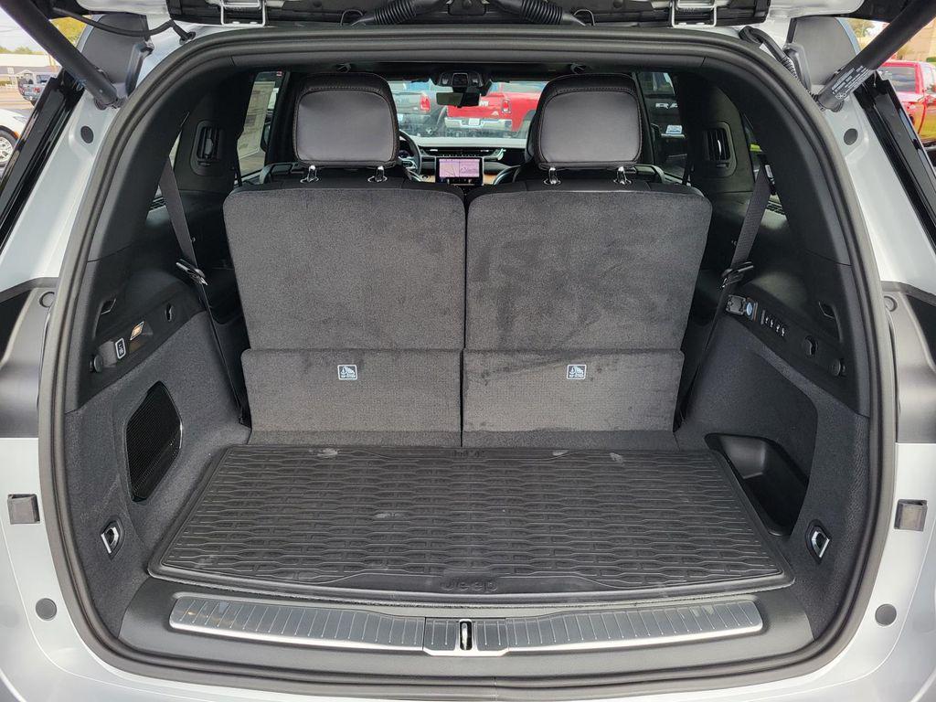 new 2025 Jeep Grand Cherokee L car, priced at $70,925