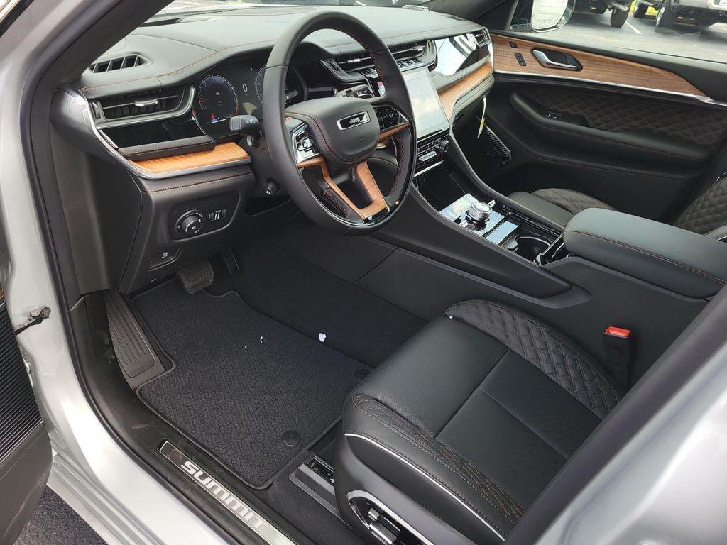 new 2025 Jeep Grand Cherokee L car, priced at $70,925