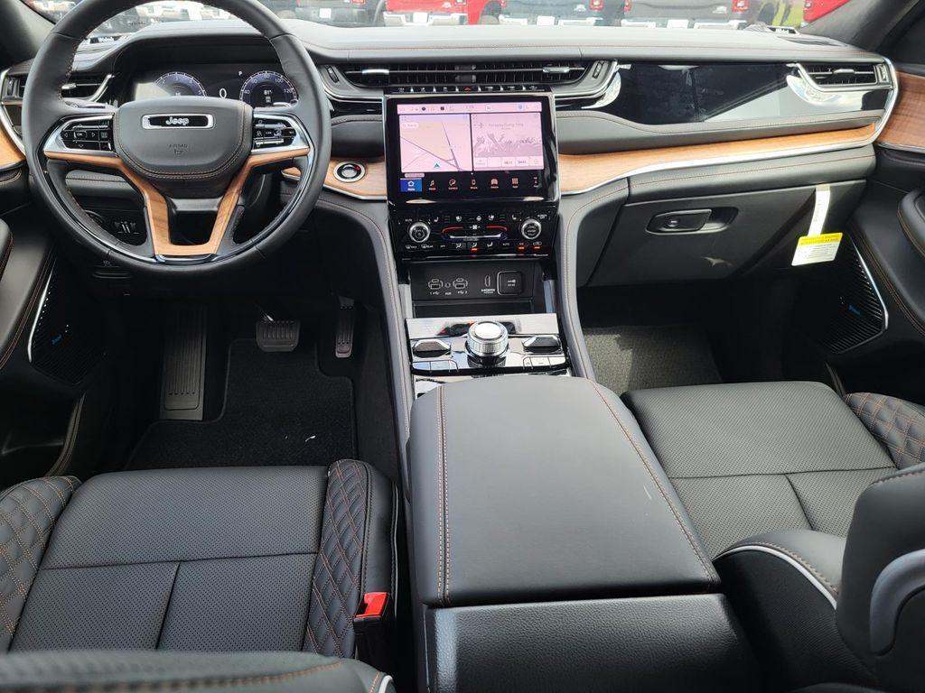 new 2025 Jeep Grand Cherokee L car, priced at $70,925