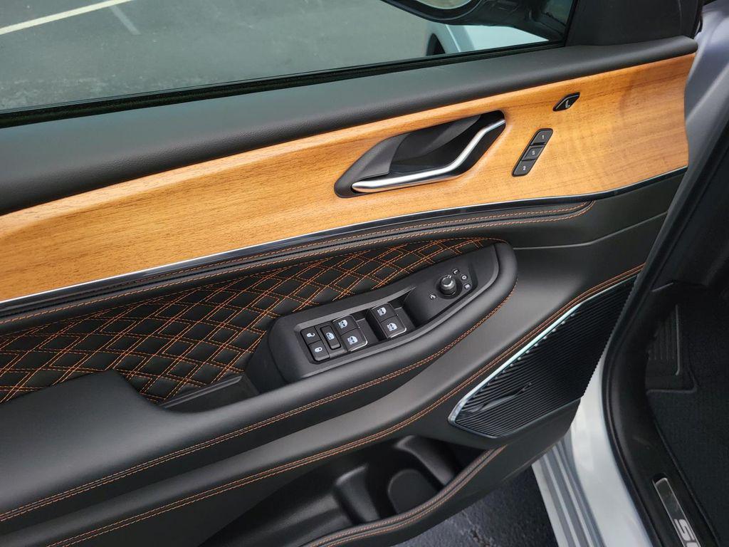 new 2025 Jeep Grand Cherokee L car, priced at $70,925