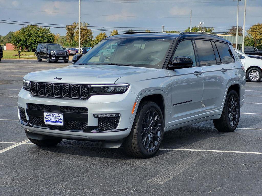 new 2025 Jeep Grand Cherokee L car, priced at $70,925