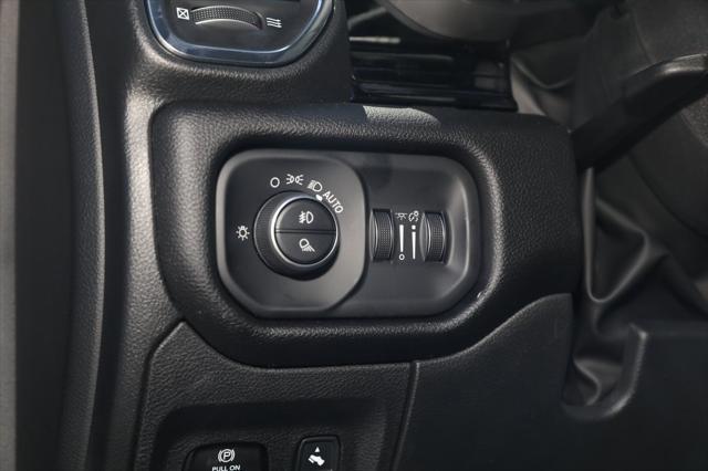 new 2025 Ram 1500 car, priced at $61,421