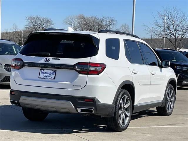 used 2025 Honda Pilot car, priced at $43,994